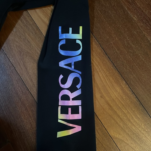 Girls Moschino Shorts 6 - Picture 7 of 8